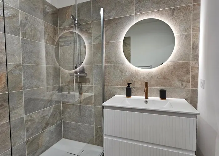 Apartment Les Elegantes Colonnes De La Place Saint Charles *