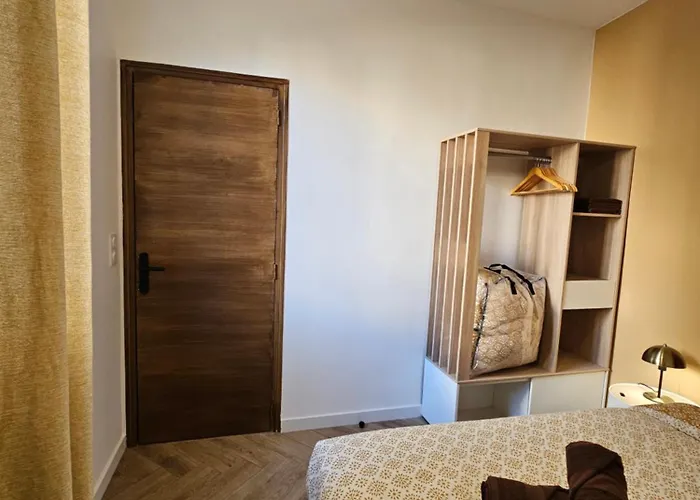 Apartment Les Elegantes Colonnes De La Place Saint Charles